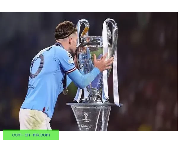 曼城勇夺欧冠冠军历史新篇章 曼城球迷激动庆祝荣耀时刻