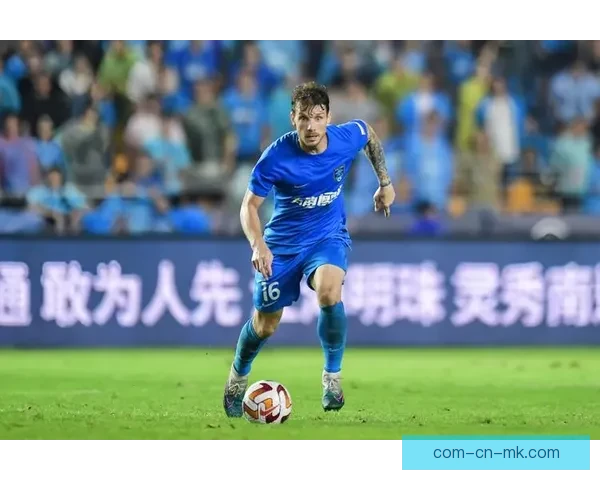 普茨林南通中场全力拼搏展现顽强精神与关键作用 普茨林南通中场全力拼搏展现顽强精神与关键作用
